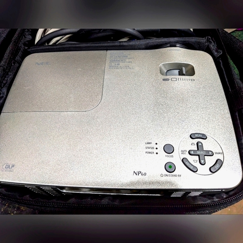 NEC NP60 DLP XGA Tabletop Projector 3000 lumens | PCords Included but No Remote